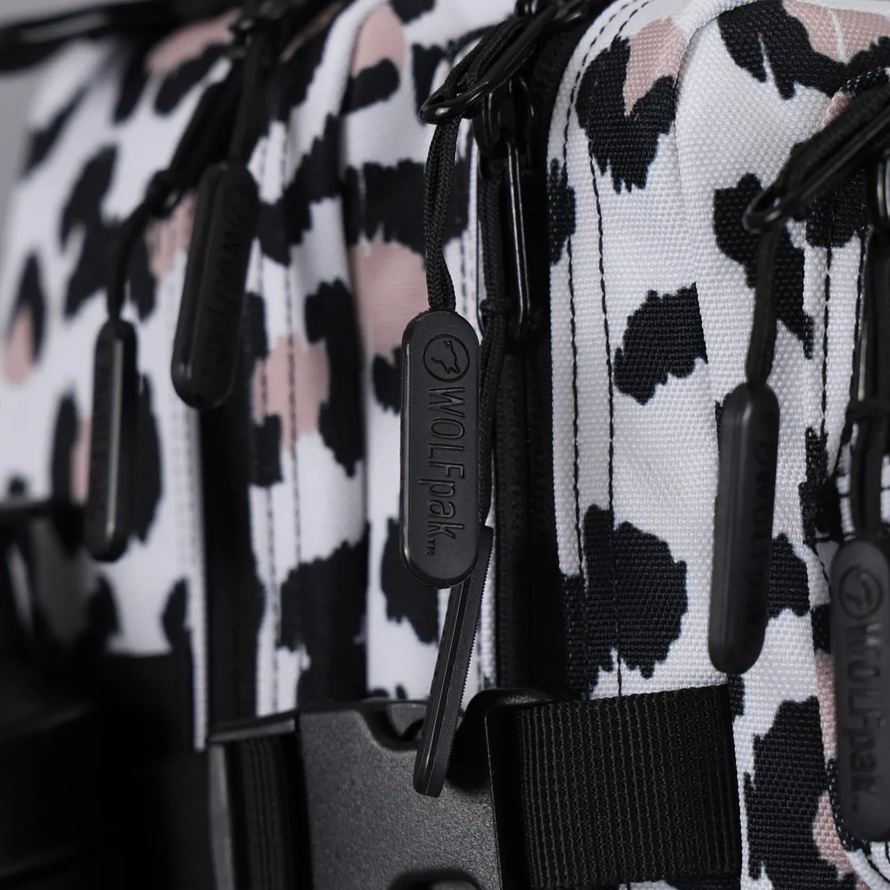 25L Backpack Classic Leopard