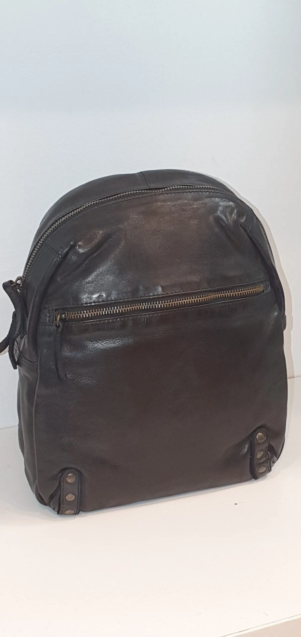 Rugged Hide - Ursula Ladies leather backpack.