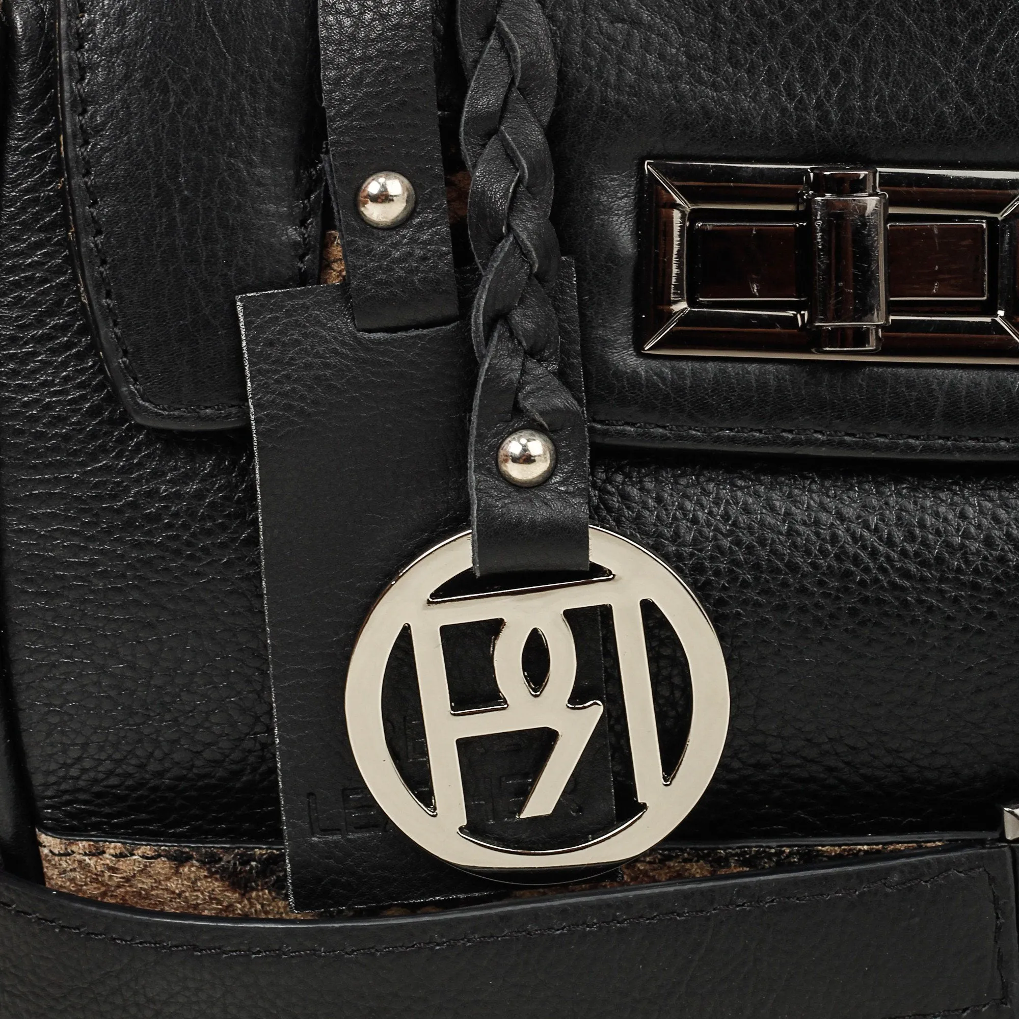 Women's Leather Crossbody Bag - PR1018
